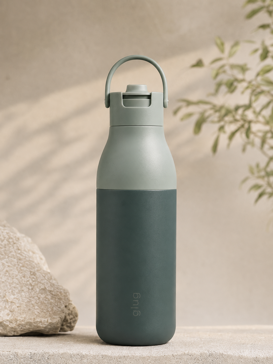 glug Original 500ml — Forest Green lifestyle