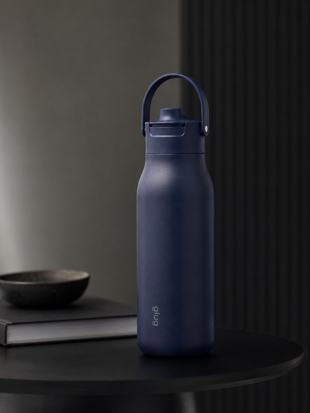 glug Pro 750ml — Midnight Navy lifestyle
